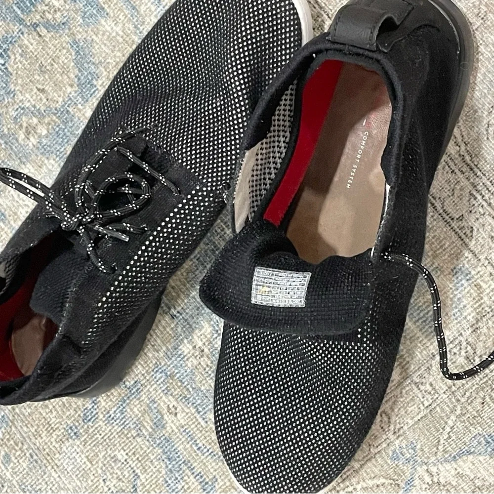 UGG Treadlite by UGG Australia Collection Mens Rare  Sneaker Both Size 12